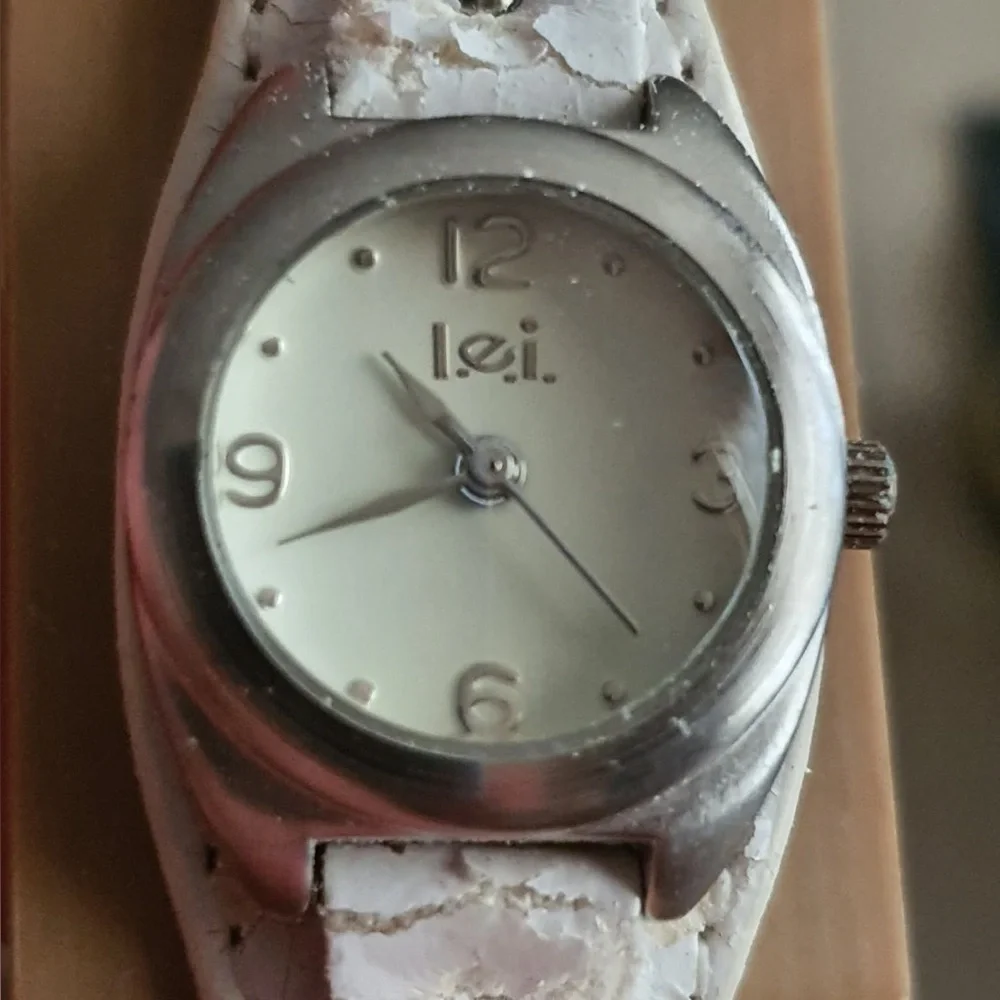 🦋10/$20🦋 Lot of 4 Women's Watches #4